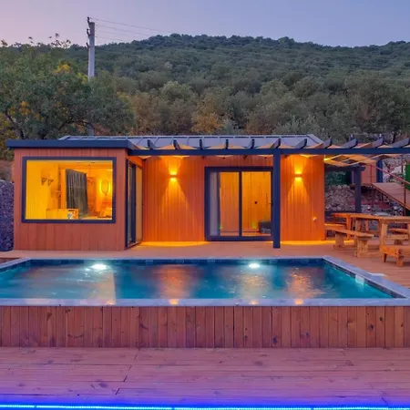 Tiny Levissi 1 Hotel